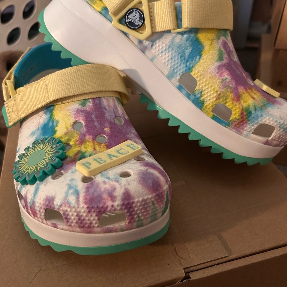 Women’s Crocs Peace Out Hikers